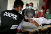 Več ranjenih v bombnem napadu pred katoliško cerkvijo v Indoneziji 