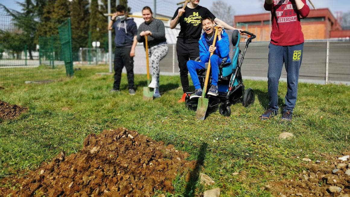 Učenci OŠ Kozara se v vsakdanjem življenju še vedno srečujejo s stigmatizacijo. Foto: OŠ Kozara