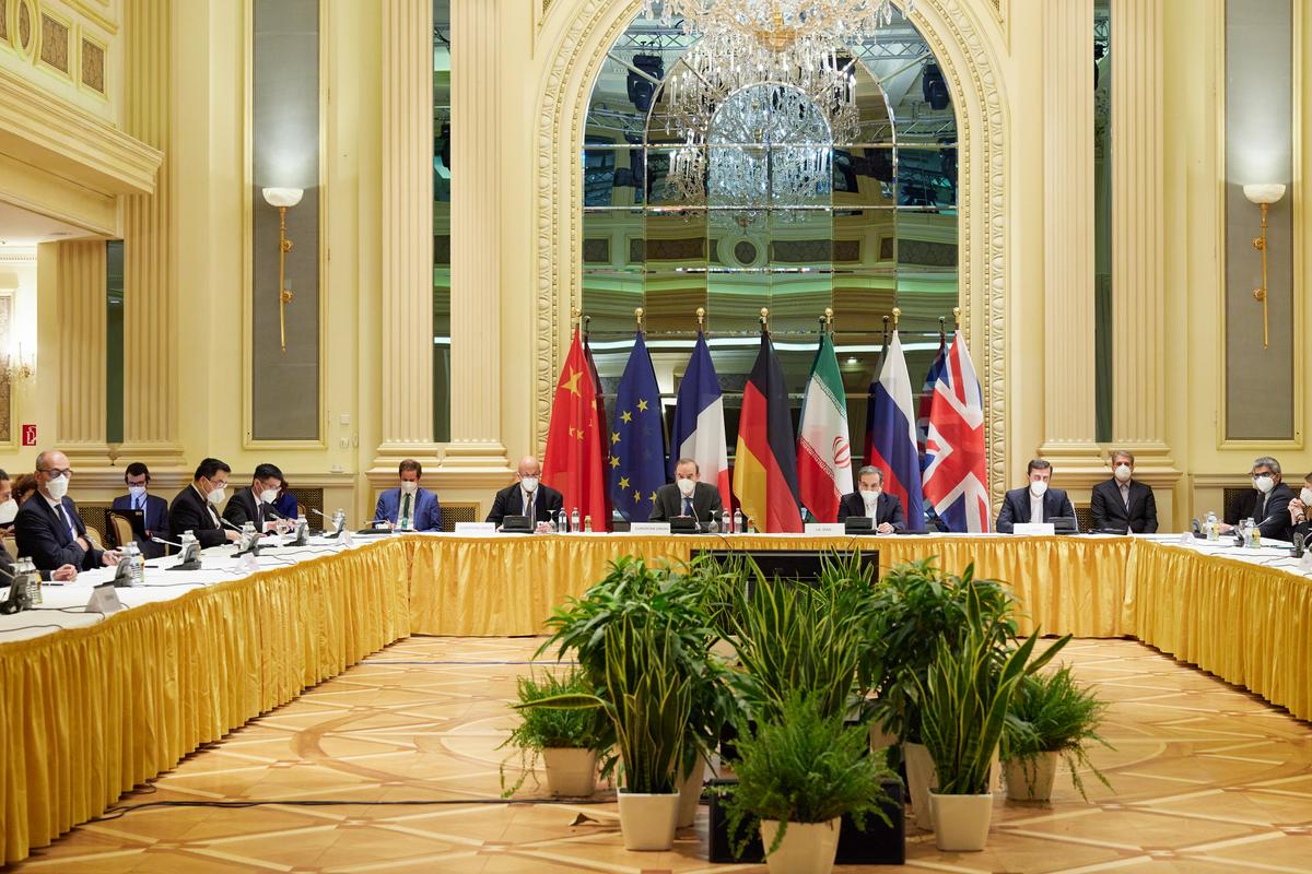 Na pogajanjih so predstavniki Irana in predstavniki ZDA v stiku posredno prek predstavnikov EU-ja. Foto: EPA