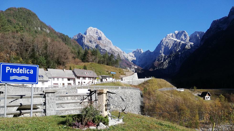 Zapore ceste v Logu pod Mangartom ne bo, dokler ne najdejo rešitve, ki bo sprejemljiva za domačine