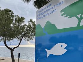 Prenovljene table 'Varujmo morje' prenašajo pomembno sporočilo