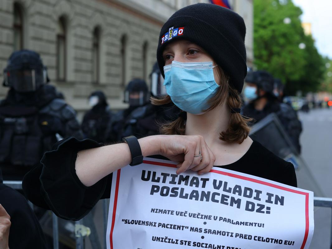 Protestniki so vladi izročili ultimat. Foto: BoBo/Borut Živulović