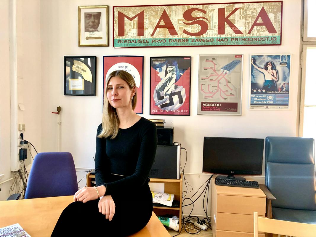 Nova direktorica Zavoda Maske, ki med drugim izdaja tudi revijo Maska, je Alja Lobnik. Foto: MMC RTV SLO/Ivana Zajc