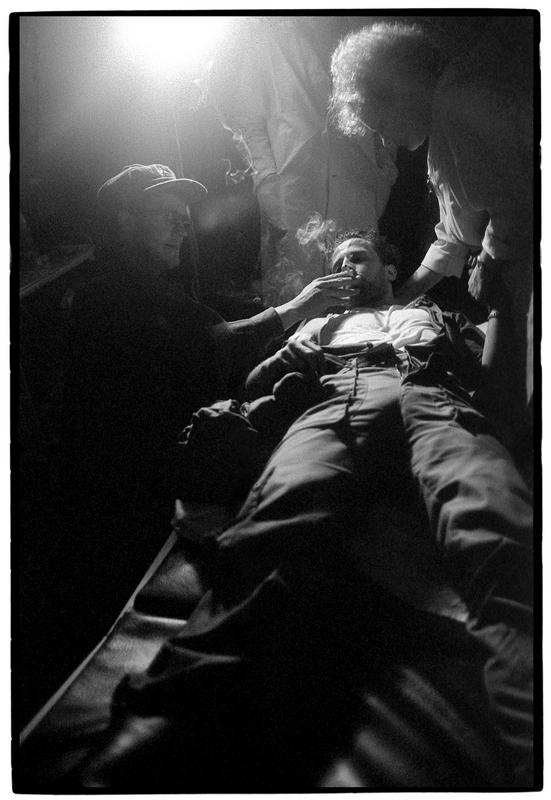 Ranjen teritorialec v zdravstvenem domu. 2. 7. 1991, Dravograd. Foto: Tone Stojko/hrani MNZS