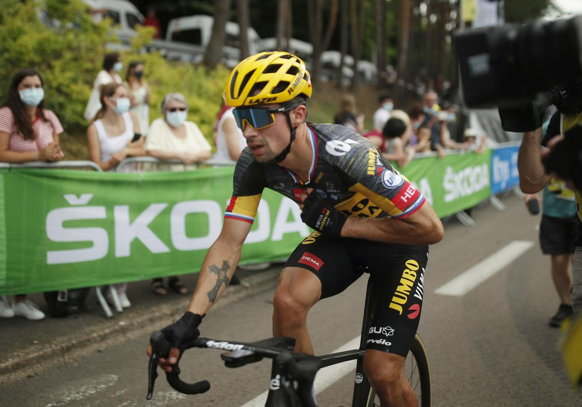 Odstop na preteklem Touru, kjer je bil usoden padec v 3. etapi, je tudi končal izjemen Rogličev niz: na 17 zaporednih etapnih dirkah je namreč Kisovčan slavil vsaj po eno etapno ali skupno zmago, kar je bilo ključno za vladanje na vrhu UCI-lestvice. Foto: Reuters