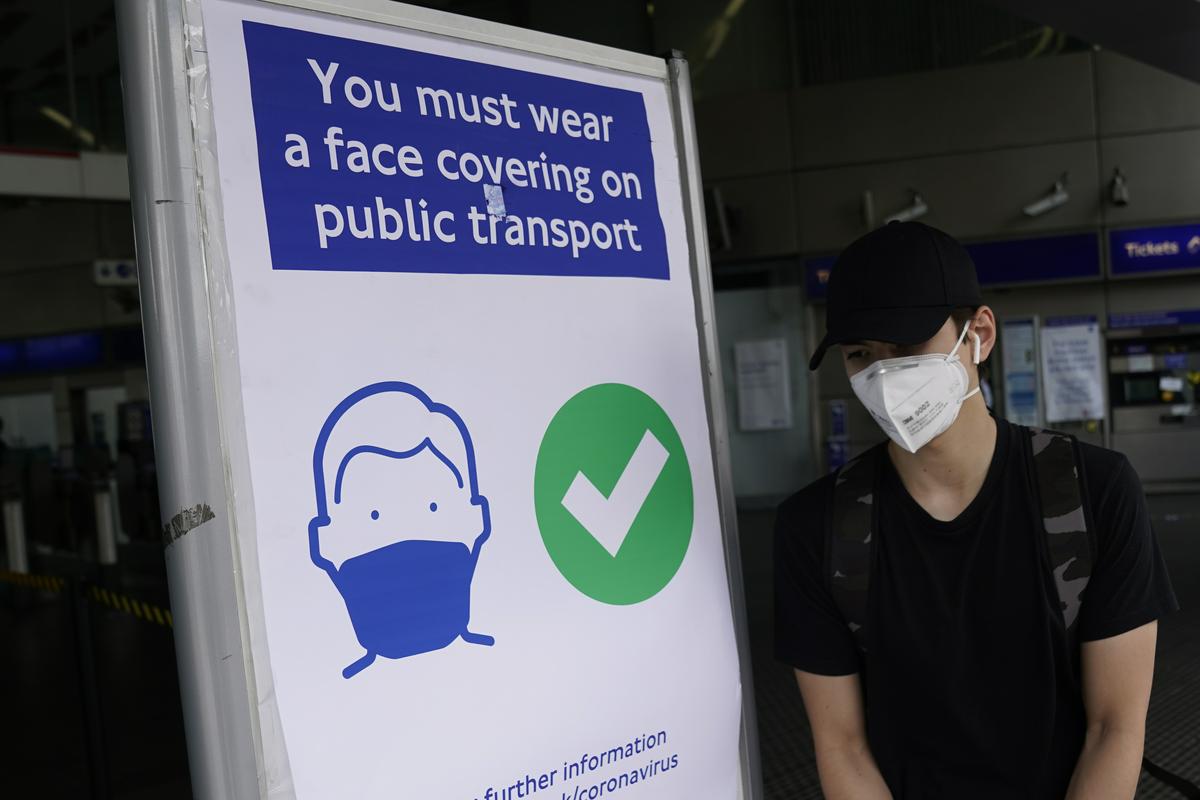 Masks are no longer supposed to be mandatory in England.  Photo: EPA