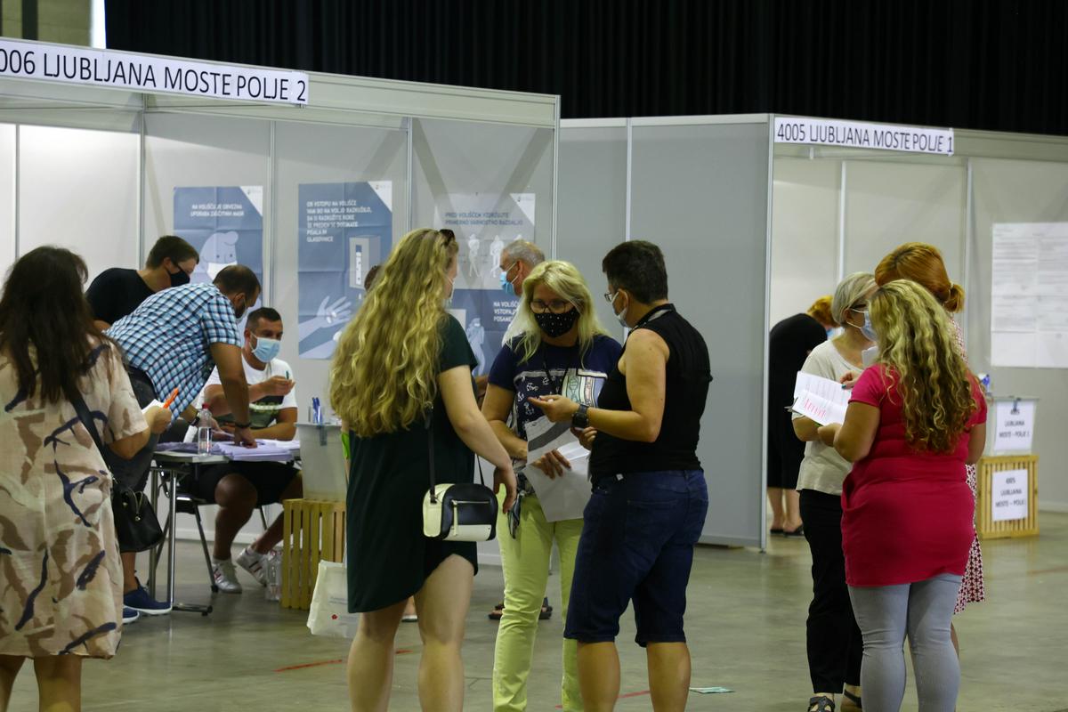 Predčasno glasovanje v Ljubljani. Foto: BoBo/Borut Živulović