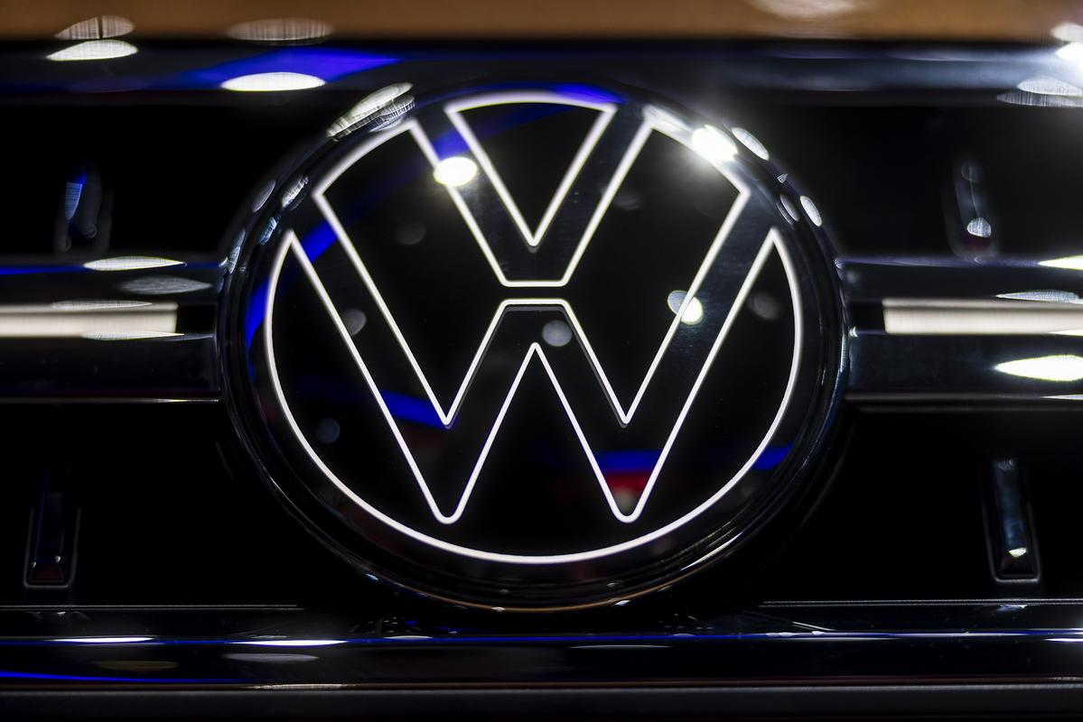 Nova generacija VW passata naj bi na trg prispela pred škodo superb, a bo na voljo le kot karavan. Foto: EPA