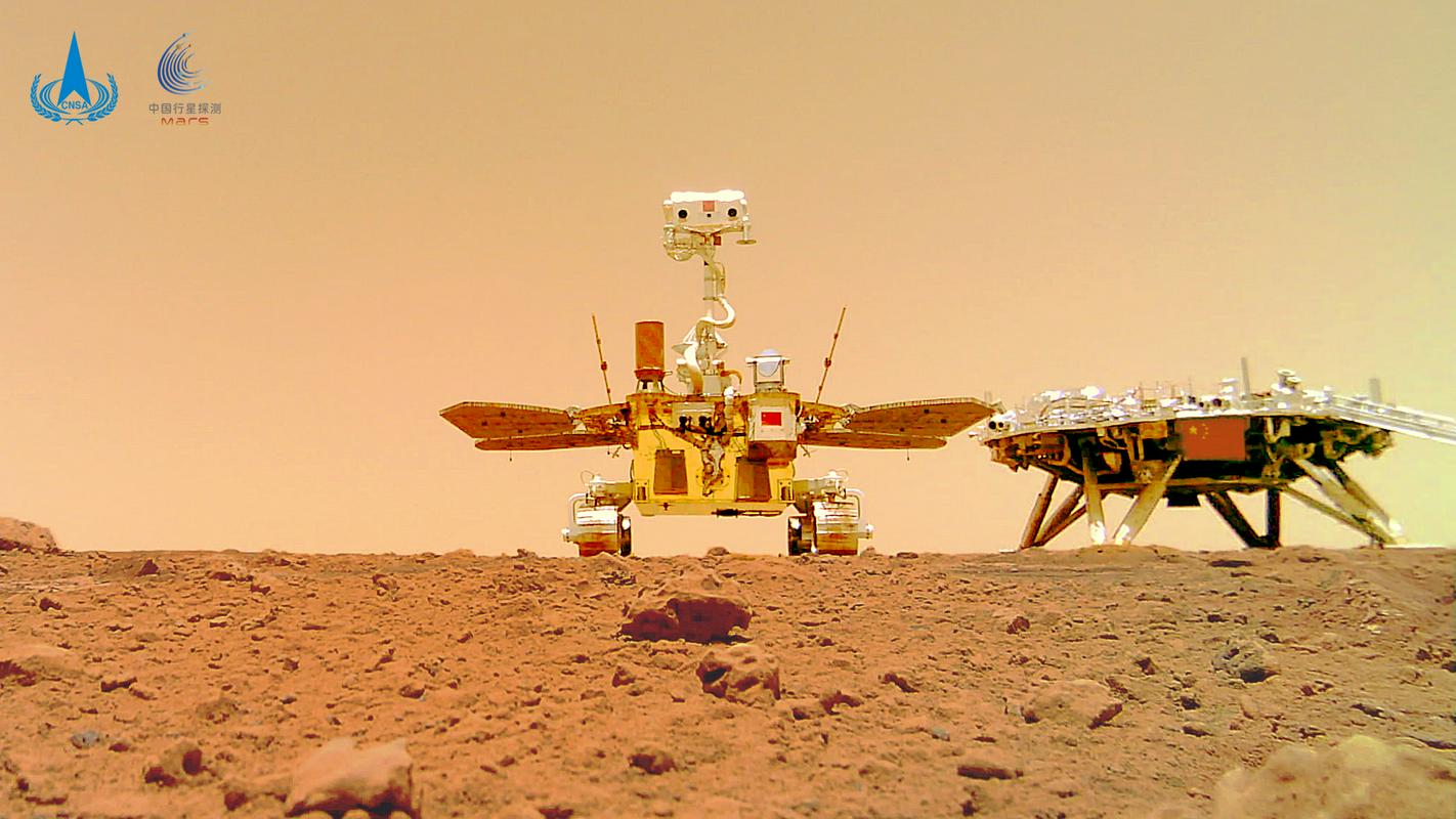 Kitajski rover Žurong in pristajalnik sta že na Marsu. Kitajska želi dosežek nadgraditi. Foto: CNSA