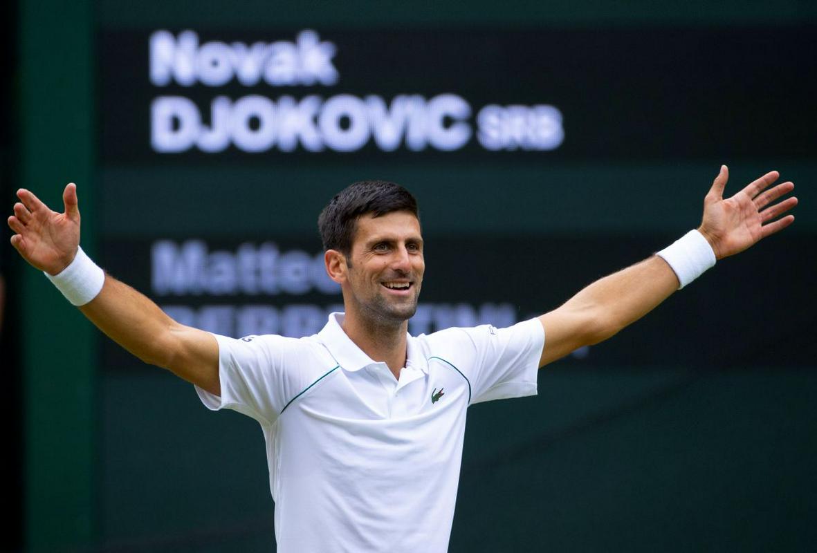 Novak Đoković bo naskakoval četrti zaporedni naslov v Wimbledonu. Foto: Reuters