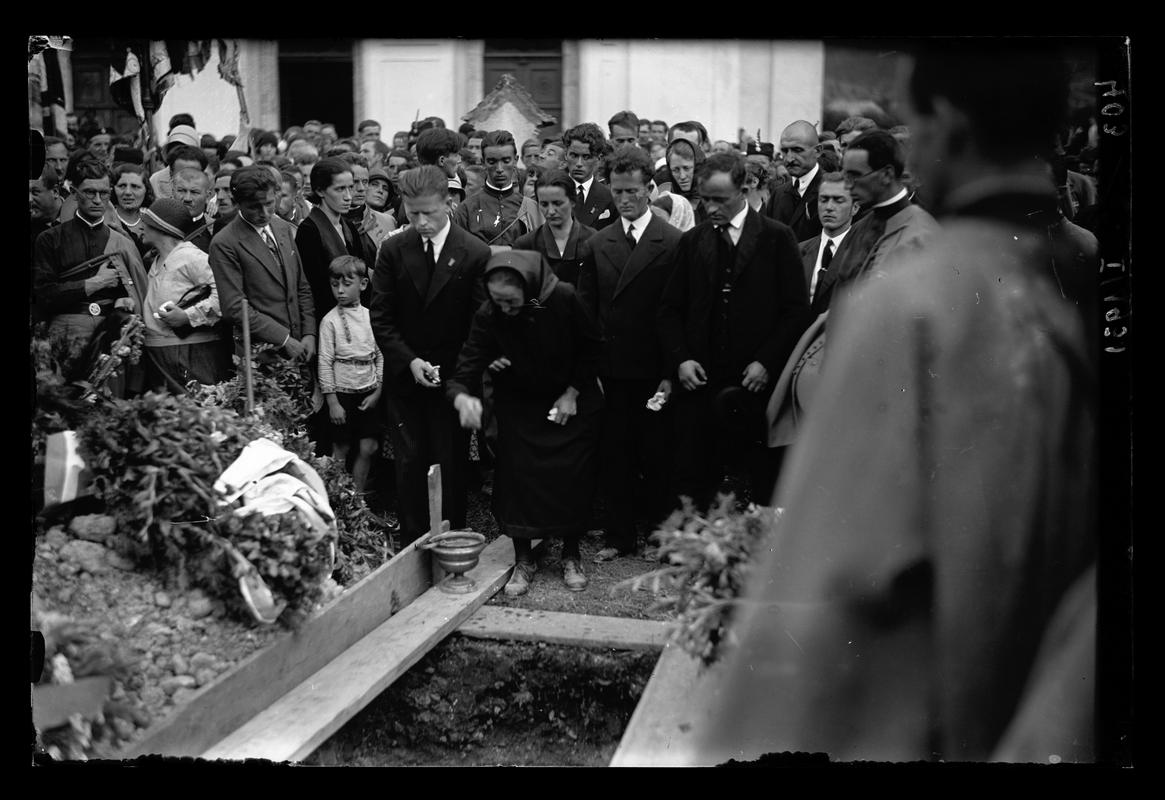 Pogreb Antona Maleja. Foto: Arhiv NUK