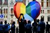 Bruselj sprožil postopek proti Madžarski in Poljski zaradi kršenja pravic osebam LGBTIQ