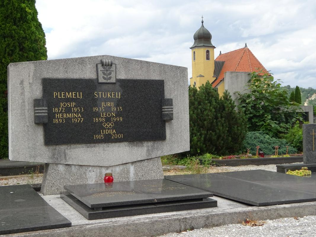 Štukljev grob na Mestnem pokopališču v Mariboru. Foto: Rok Omahen