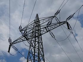Bruselj zaradi visokih cen elektrike predlaga več ukrepov, tudi cenovno kapico