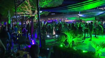 Mladi se na Obali nimajo kje zabavati, ostane jim le plaža