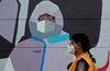 Kitajska zavrnila drugo preiskavo izvora, dve tretjini Indijcev s protitelesi