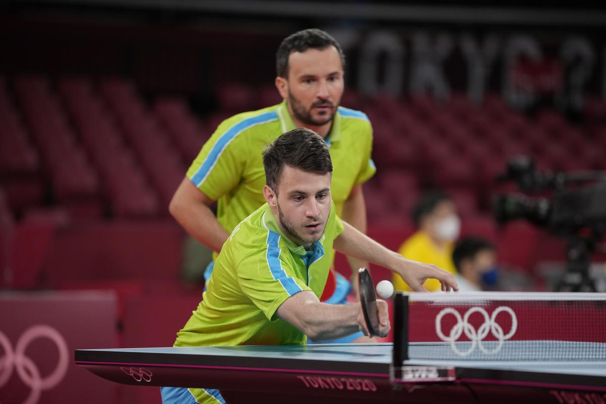 Bojan Tokić in Deni Kožul nista imela možnosti v obračunu dvojic. 40-letni Novogoričan je nato zablestel v zadnjem olimpijskem nastopu v bogati karieri. Foto: AP