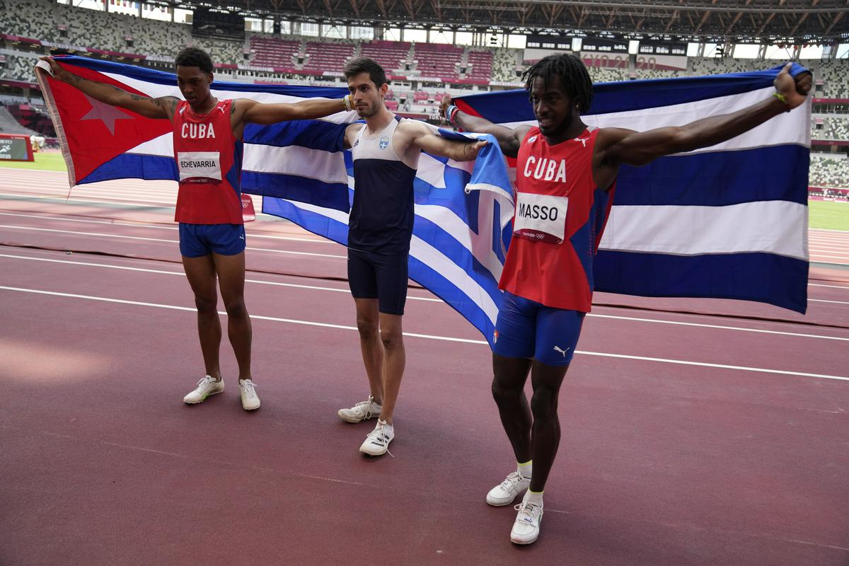 Miltiadis Tentoglu je v zadnji seriji presenetil oba Kubanca, ki sta želela izpustiti zadnje skoke. Foto: AP