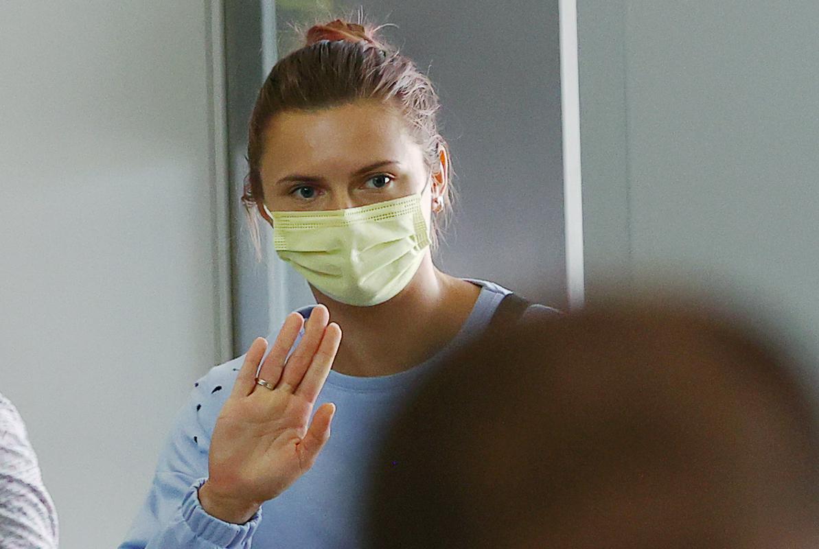 Timanovska ob prihodu na letališče ni dajala izjav. Foto: Reuters