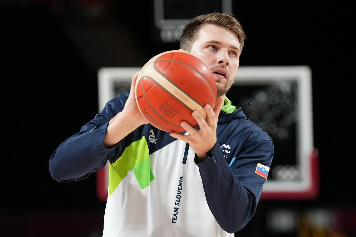 Luka Dončić v nabor svojih dosežkov pri vsega 22 letih lahko zdaj doda še uvrstitev v idealno postavo olimpijskega košarkarskega turnirja. Foto: www.alesfevzer.com
