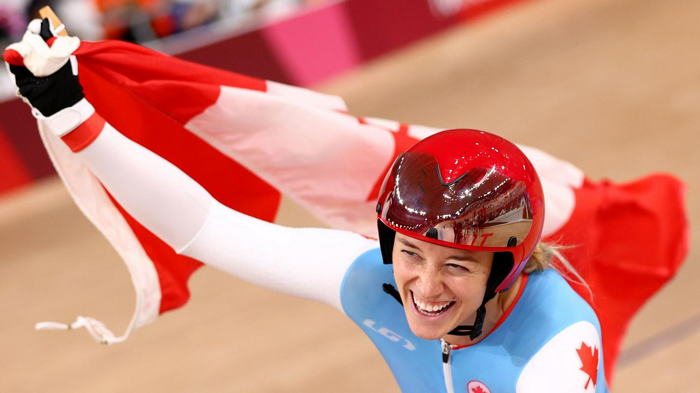 Kelsey Mitchell je nekdanja nogometašica, ki je na kolo presedlala šele pred petimi leti, ko so jo izbrali v okviru kanadskega olimpijskega programa. Po meritvah fizičnih lastnosti so jo izbrali za kolesarstvo na stezi, saj je brez vpetih čevljev razvila kar 1300 vatov moči. Foto: Reuters