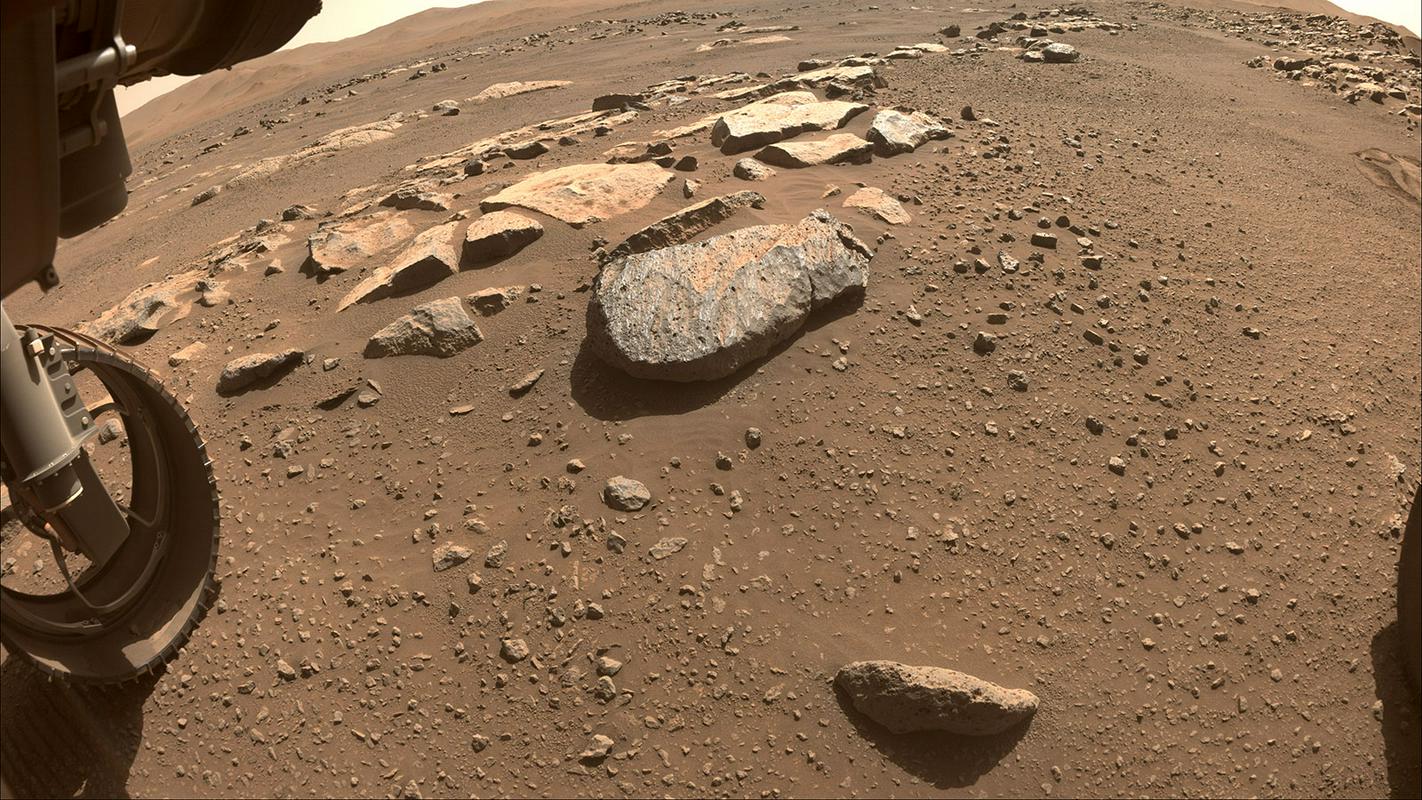 Naslednja potencialna tarča: skala Rochette (na sredini). Foto: NASA/JPL-Caltech