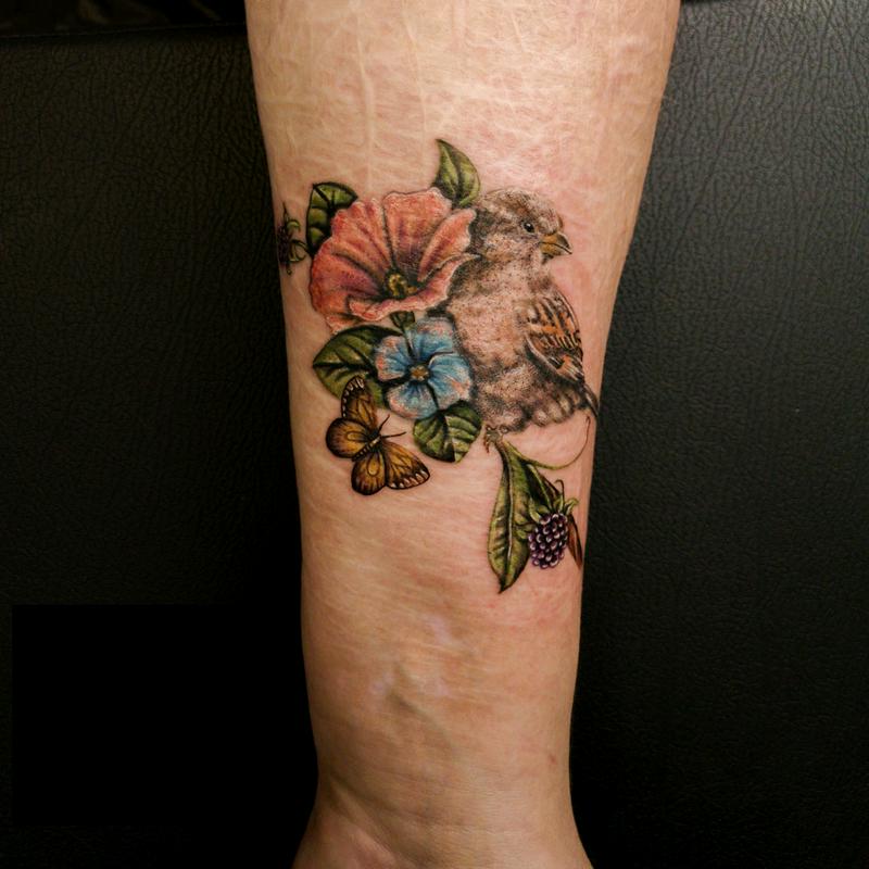 Prekrivanje brazgotine s tatujem, ki ga je izvedla tetoverka Ina Lutarič. Foto: Radio Maribor/Ina Lutarič