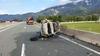 Na gorenjski avtocesti po trku zagorel avtomobil, poškodovana voznik in sovoznik