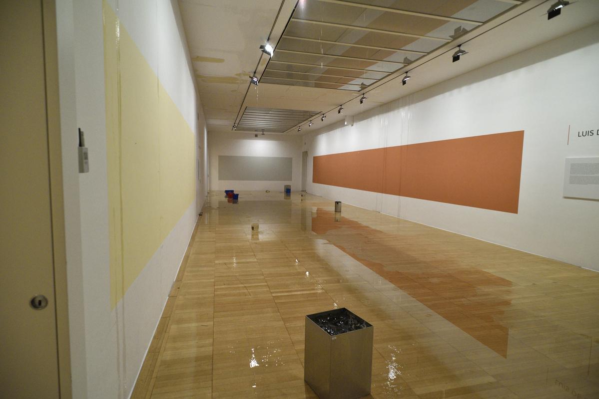 Zaradi neurja je septembra lani voda zalila razstavne dvorane Moderne galerije in depoje. Foto: Moderna galerija