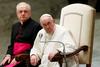 Papež Frančišek osramočen po razkritjih spolnih zlorab v francoski Cerkvi 