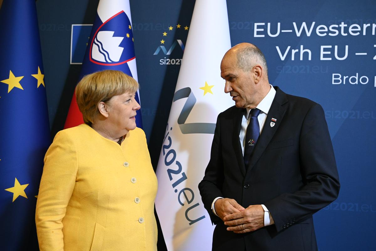 Janša in Angela Merkel. Foto: Twitter/Vlada RS