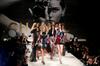 Razigrani Chanel kot vrhunec pariškega tedna mode