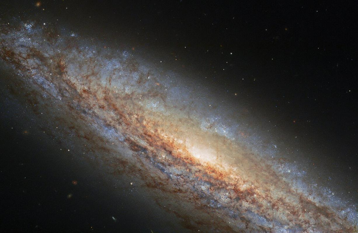NGC 4666. Foto: ESA/Hubble & NASA, O. Graur, L. Shatz