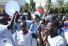Sudan: Protestniki pozvali vojsko, naj izvede udar