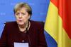 Merkel zaskrbljena glede usmeritve. Von der Leyen: Brez evropskih sredstev za bodeče žice in ograje.