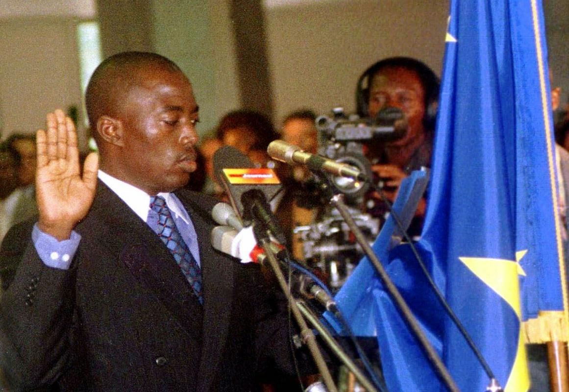 Joseph Kabila je po atentatu na predsednika in očeta Laurenta Kabilo leta 2000 prevzel oblast z 29 leti in takrat postal najmlajši voditelj kakšne države na svetu. Leta 2019 se je poslovil s položaja, na katerem ga je po zmagi na volitvah zamenjal Felix Tshisekedi, kar je bil prvi mirni prenos oblasti od neodvisnosti leta 1960. Foto: AP