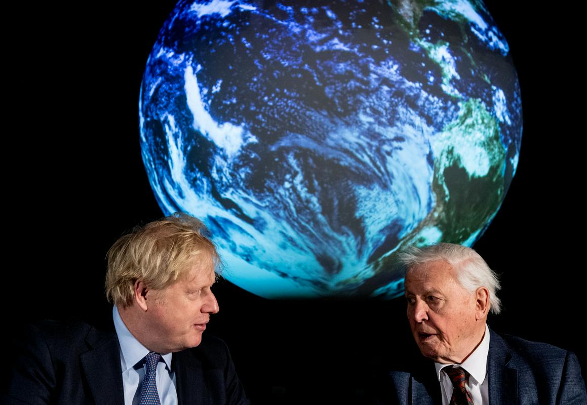 Johnson in slavni britanski naravoslovec David Attenborough na konferenci pred podnebnim vrhom COP26. Foto: Reuters