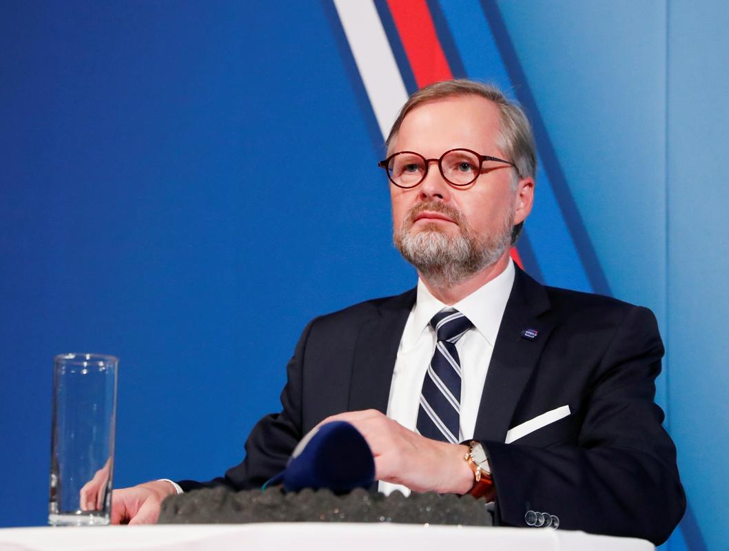 Kandidat za premierja Petr Fiala je dejal, da bodo o koalicijski pogodbi v prihodnjih dneh razpravljala vodstva petih strank. Foto: Reuters