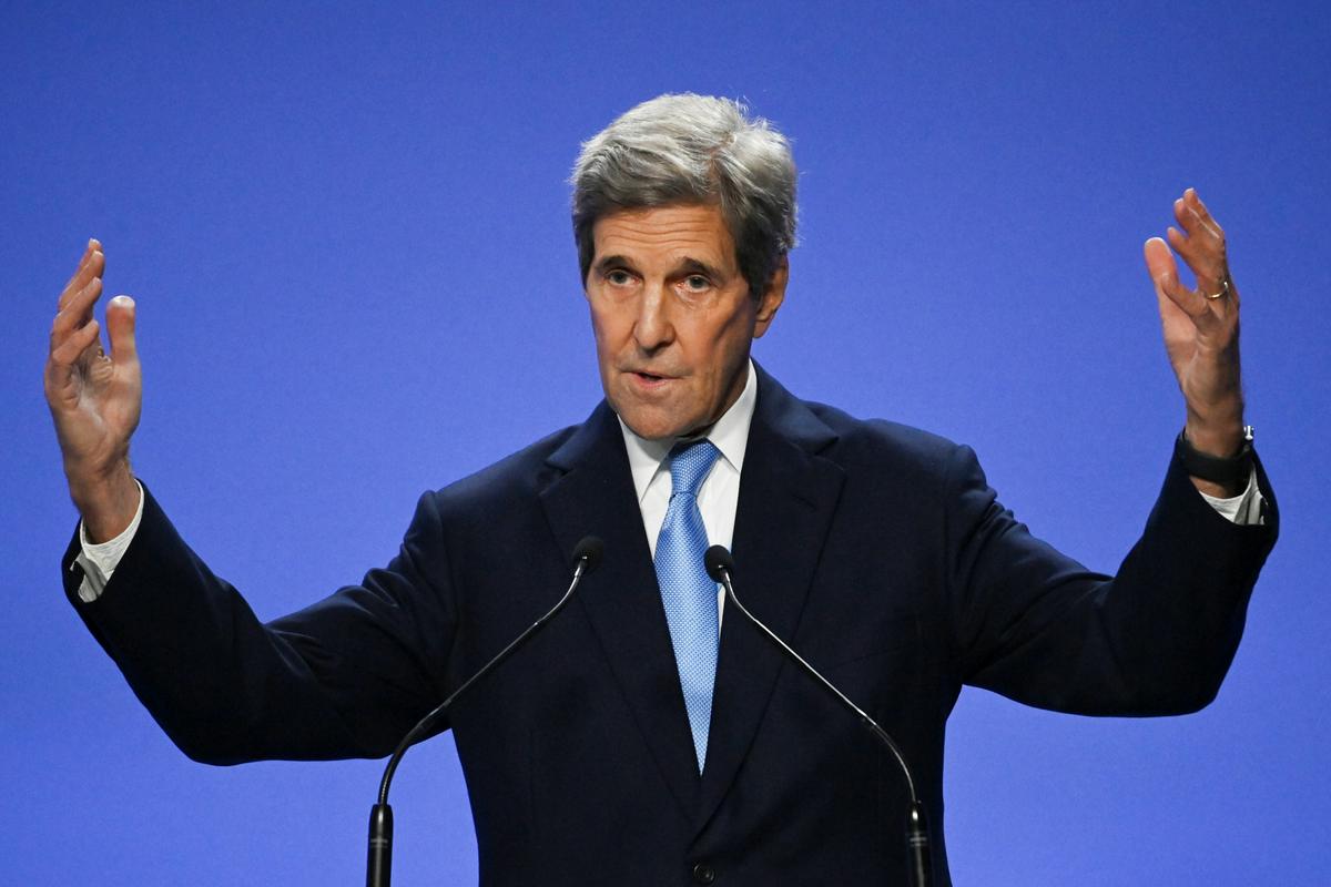 Po besedah Kerryja je sodelovanje edini način v boju proti podnebnim spremembam. Foto: Reuters
