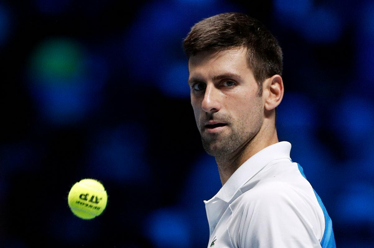 Novak Đoković je že treniral na osrednjem teniškem igrišču v Melbournu. Drama, ki jo je preživljal, naj bi po mnenju njegove družine nanj delovala pozitivno. Foto: Reuters