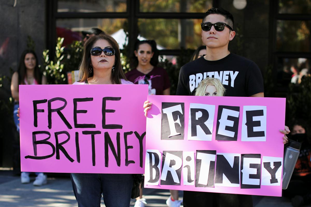 Člani gibanja #FreeBritney so se dolgo bojevali za pevkine pravice in jo podpirajo pri njenem iskanju pravice. Foto: Reuters