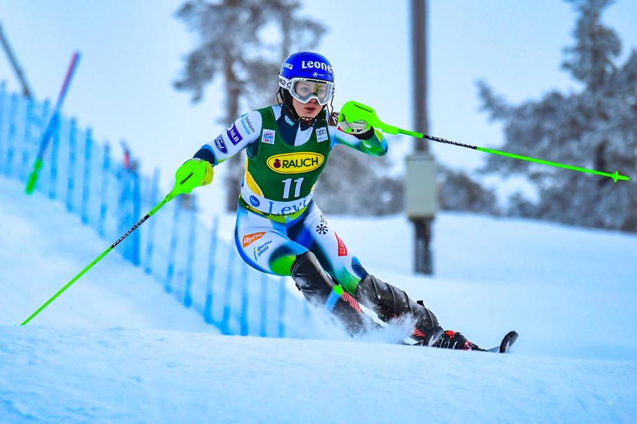 24-letna Andreja Slokar je bila v lanski sezoni osma na slalomu v Leviju, zdaj pa je po tretjem mestu v prvi vožnji na koncu osvojila 4. mesto. Foto: EPA