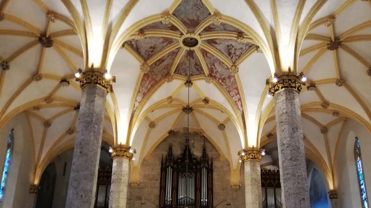 Kranjska župnijska cerkev sv. Kancijana je mojstrovina gotske arhitekture in sodi med največje kulturne spomenika na Slovenskem. Foto: RTV Slovenija