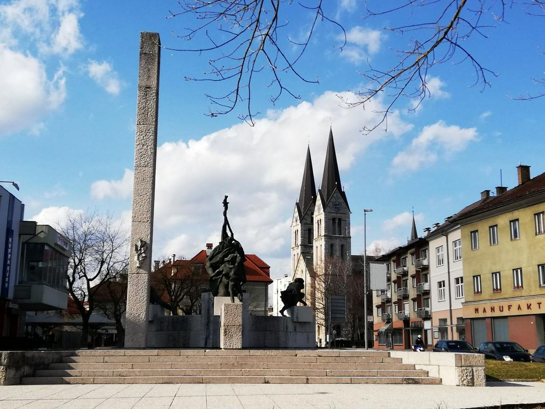 Kočevje je mesto, ki ga je zaznamovala pestra zgodovina od srednjega veka pa vse do druge svetovne vojne, ko je tu potekal zbor odposlancev. Foto: RTV Slovenija