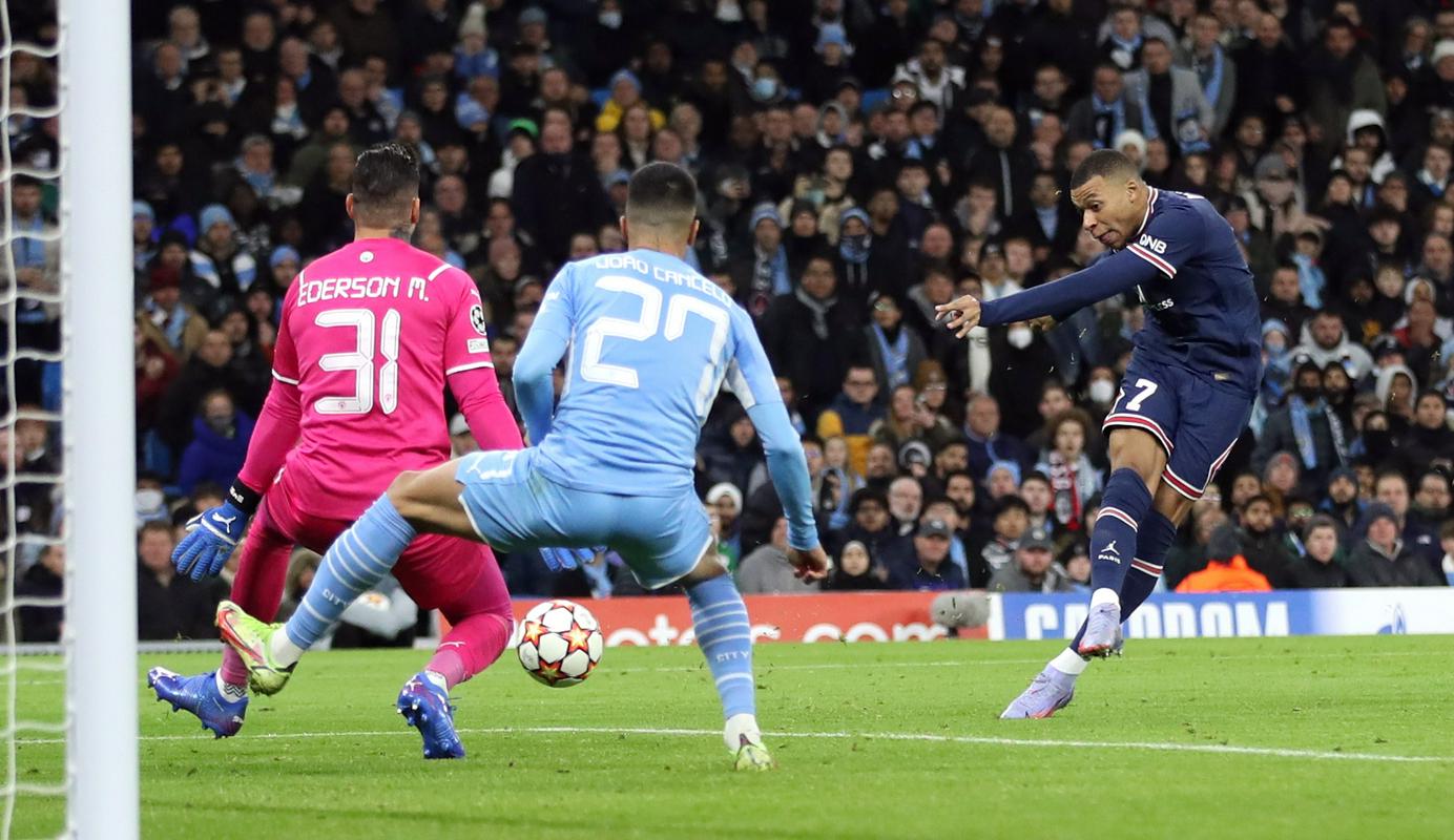 Na jubilejni 50. tekmi v Ligi prvakov je Kylian Mbappé točno v 50. minuti popeljal PSG v vodstvo z že 29. golom kariere v Ligi prvakov. Foto: Reuters