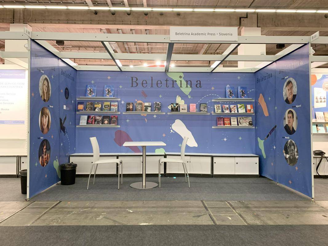 Beletrinina stojnica na letošnjem Frankfurtskem knjižnem sejmu. Foto: Osebni arhiv Petre Kavčič