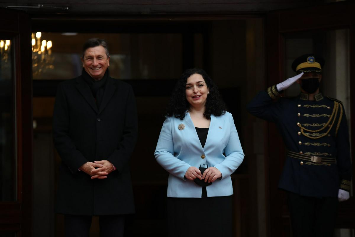 Slovenski predsednik Borut Pahor in predsednica Kosova Vjoso Osmani. Foto: UPRS (urad predsednika Republike Slovenija)