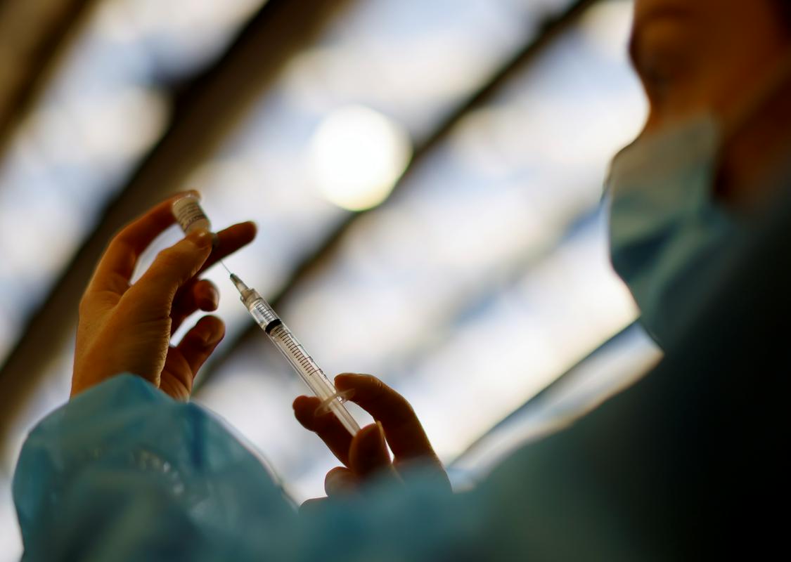 Cepljenje je ključno v boju proti virusu. Foto: Reuters