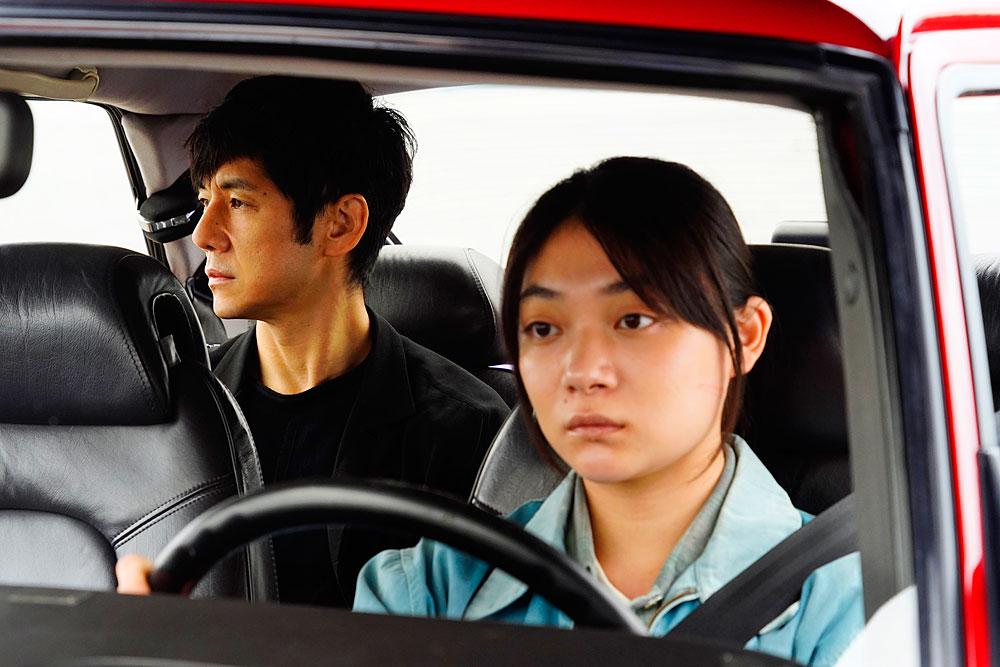 Hidetoshi Nishijima in Toko Miura v filmu Drive My Car. Foto: Kinodvor