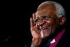 Umrl prvi temnopolti nadškof in borec proti apartheidu Desmond Tutu